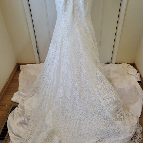 Stunning NWT Lace Mermaid Wedding Dress - Picture 4 of 7